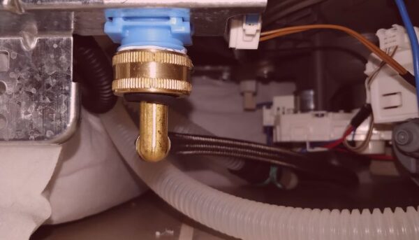 Dishwasher's water inlet valve