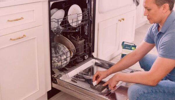 Tips to prevent smelly dishwasher in future